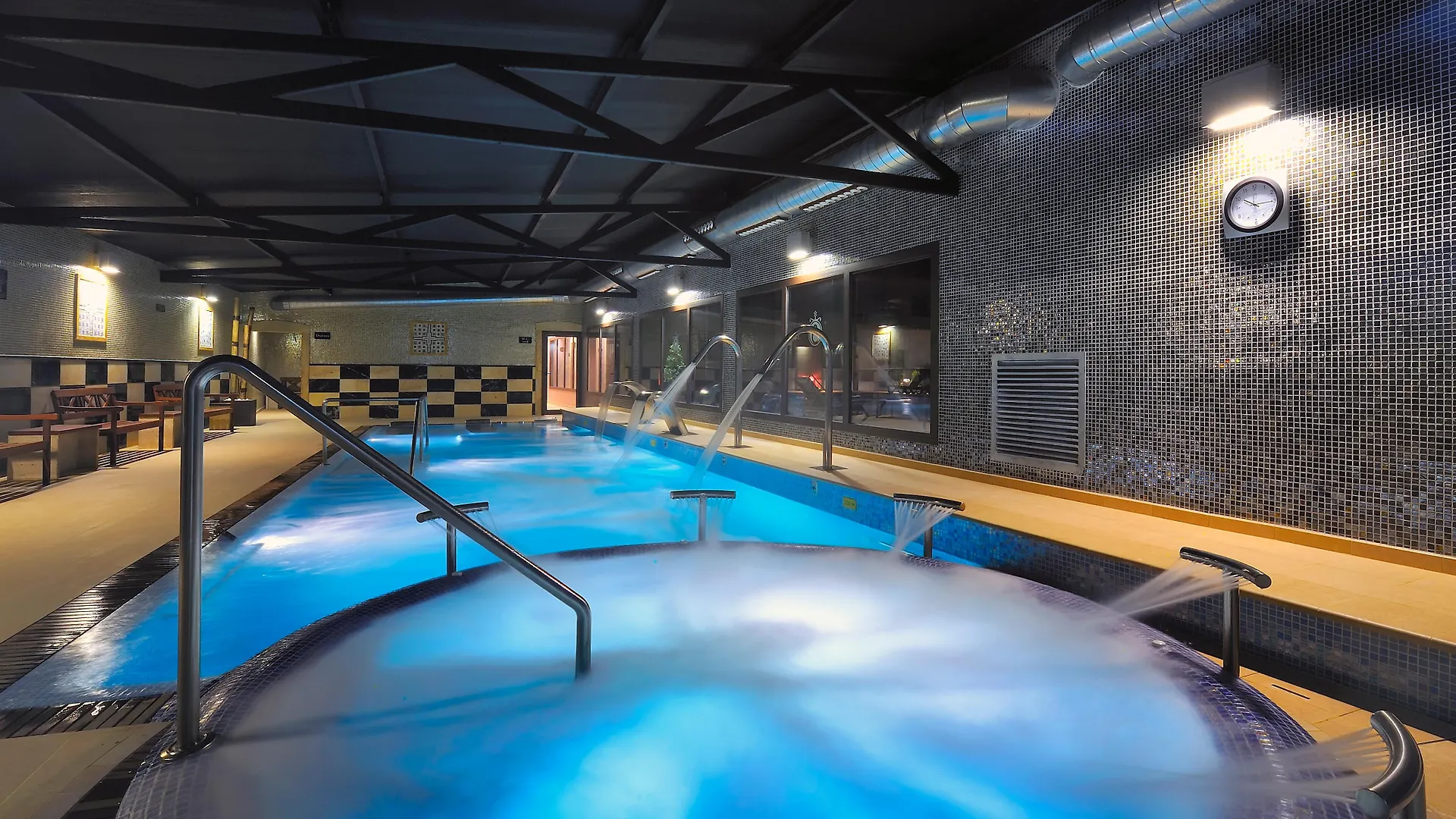 ****  Salles Hotel Aeroport De Girona Риудельотс-де-ла-Сельва Испания