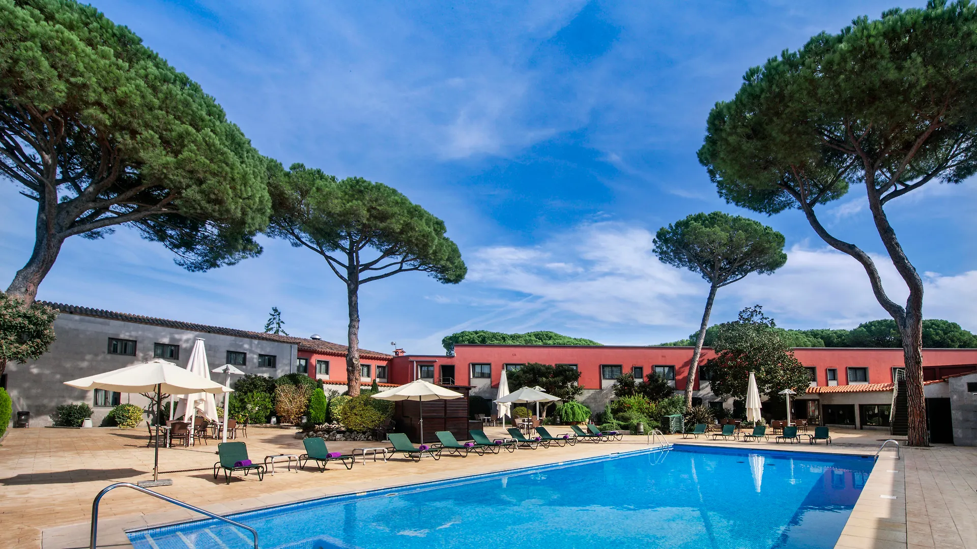 Salles Hotel Aeroport De Girona Риудельотс-де-ла-Сельва